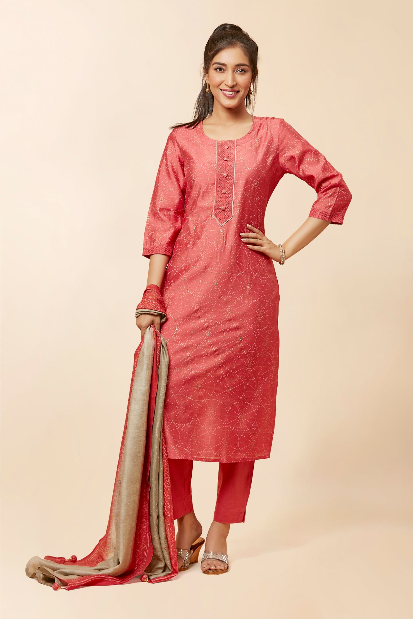 Urban Mystic Geometric Print Kurta Set With Bandhani Dupatta