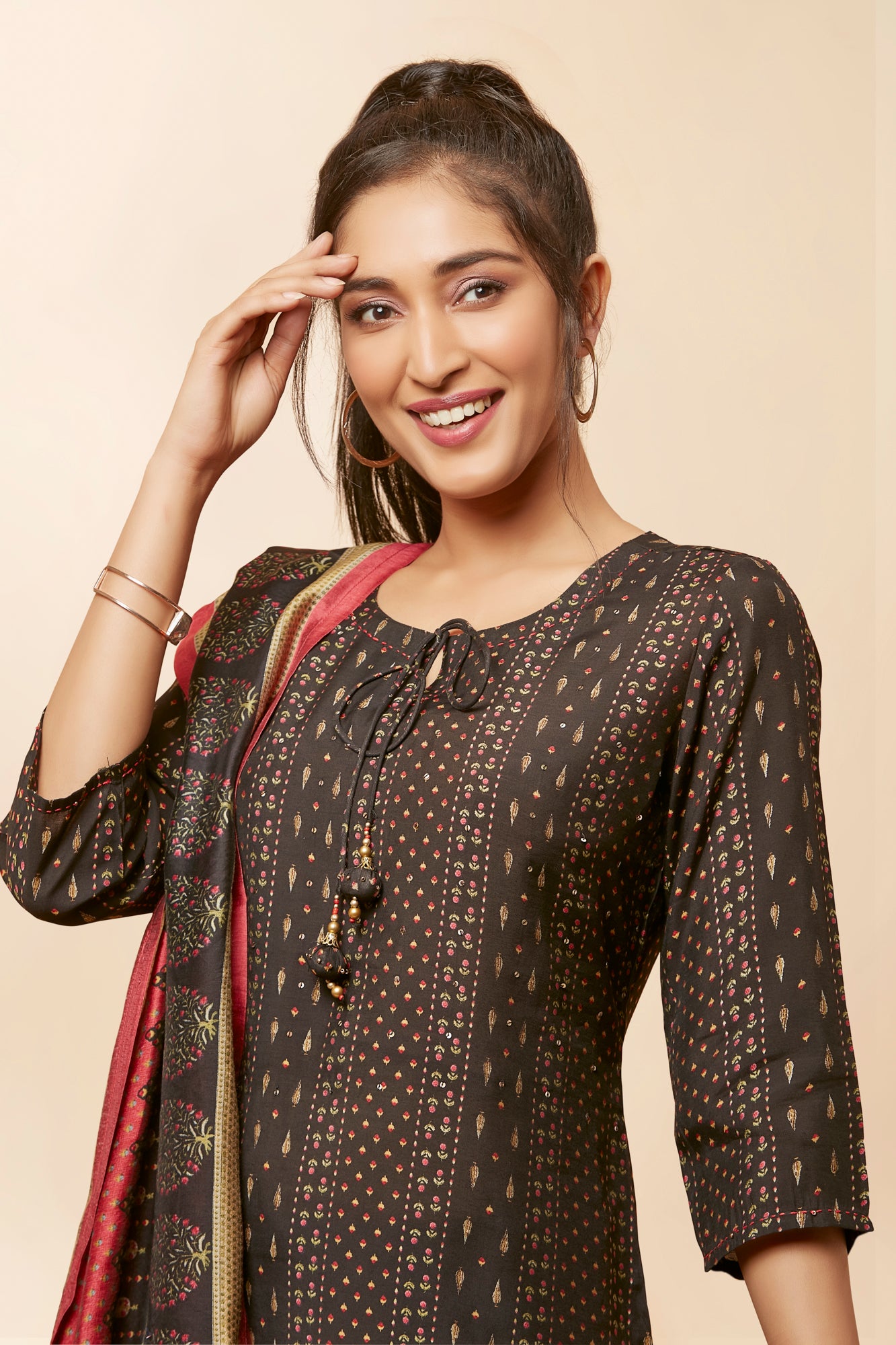 Urban Mystic Black Color Floral Print Kurta Set With Light Embroidery