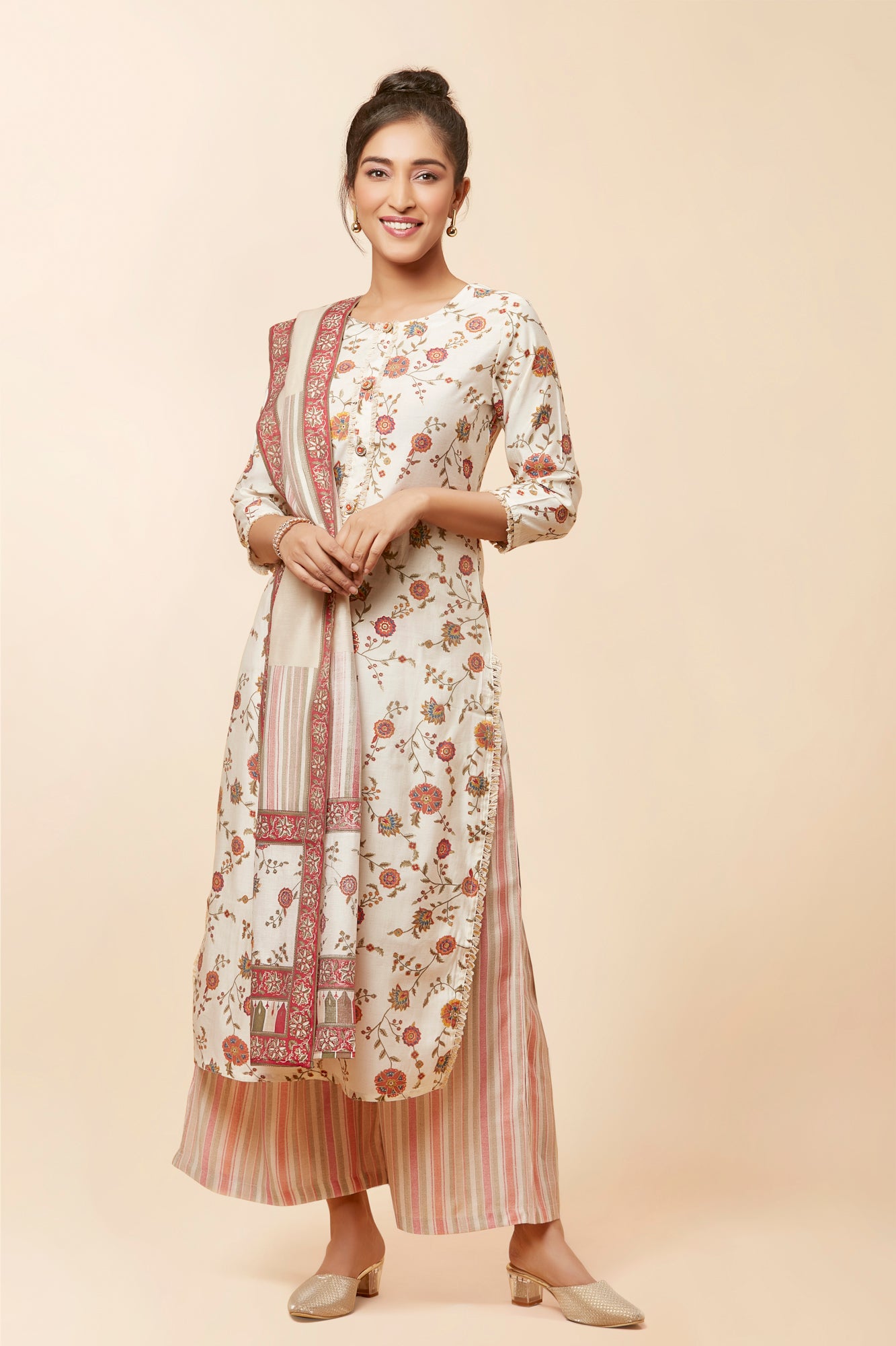 Urban Mystic White Colored Printed Kurta Set With Flared Plazo