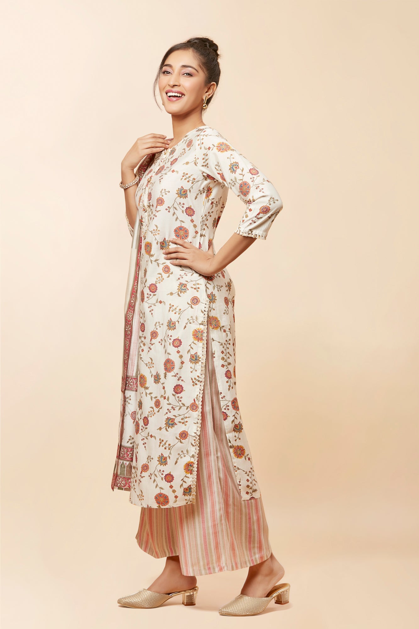Urban Mystic White Colored Printed Kurta Set With Flared Plazo