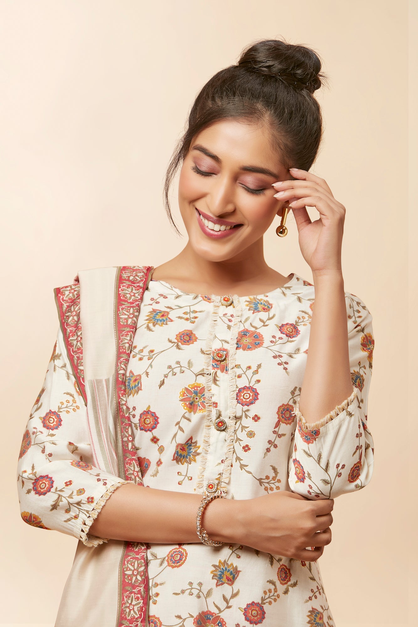 Urban Mystic White Colored Printed Kurta Set With Flared Plazo