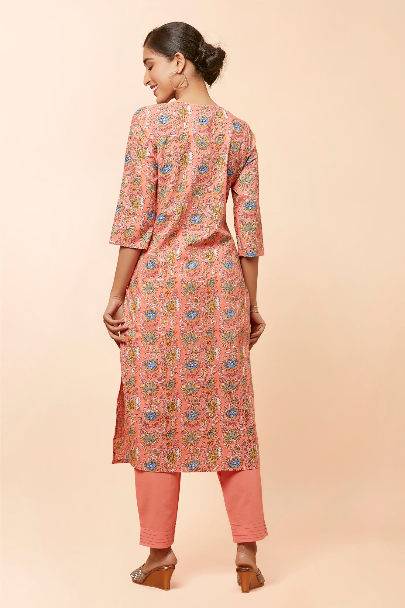 Urban Mystic Pink Floral Print Kurta Set With Kota Dori Dupatta