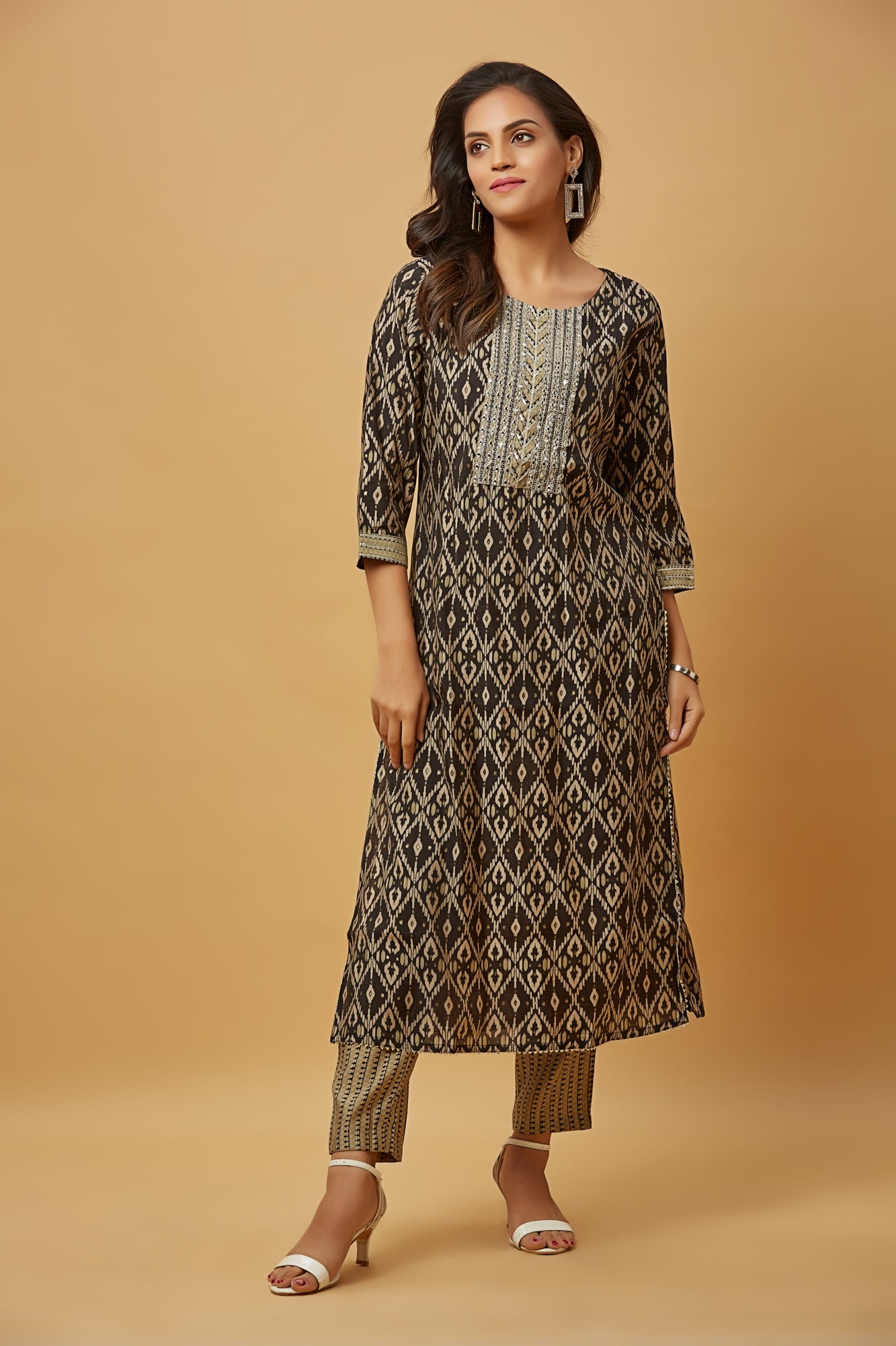 Urban Mystic Printed Straight Kurti Paired With Pant And Duppatta
