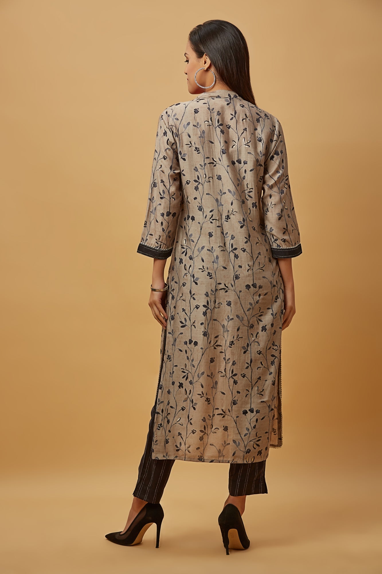 Urban Mystic Grey Printed Silk Kurti Pant Set With Dupatta